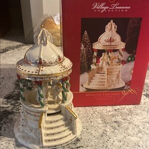 Lenox Mistletoe Park Musical Gazebo